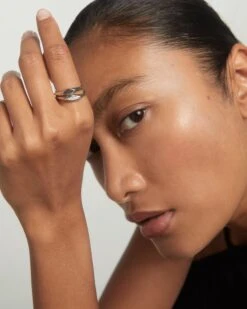 Gala Stamp Silver Ring -Fashion Accessories 10 BUNDLE 03 beauty3 aa6f90b6 89c9 4501 af3c 98ccfd412927 scaled