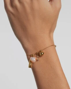 Letter G Charm 14 Letter G Charm -Fashion Accessories 2 CHARMS23 PU 02 beauty3 01809932 a30f 4520 9f4d decfd34c05ae