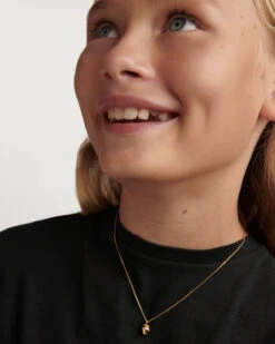 La Fraise Necklace -Fashion Accessories 2 CO01 190 U beauty1 d0fd9883 0dd2 45ab 913c 2e028c42c9a8