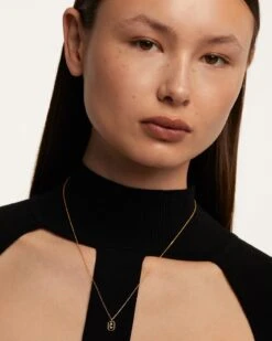 Mini Letter C Necklace 14 Mini Letter C Necklace -Fashion Accessories 2 CO01 514 U beauty1 1955ed4e 56e1 4e7b ad32 a8085c7becc0