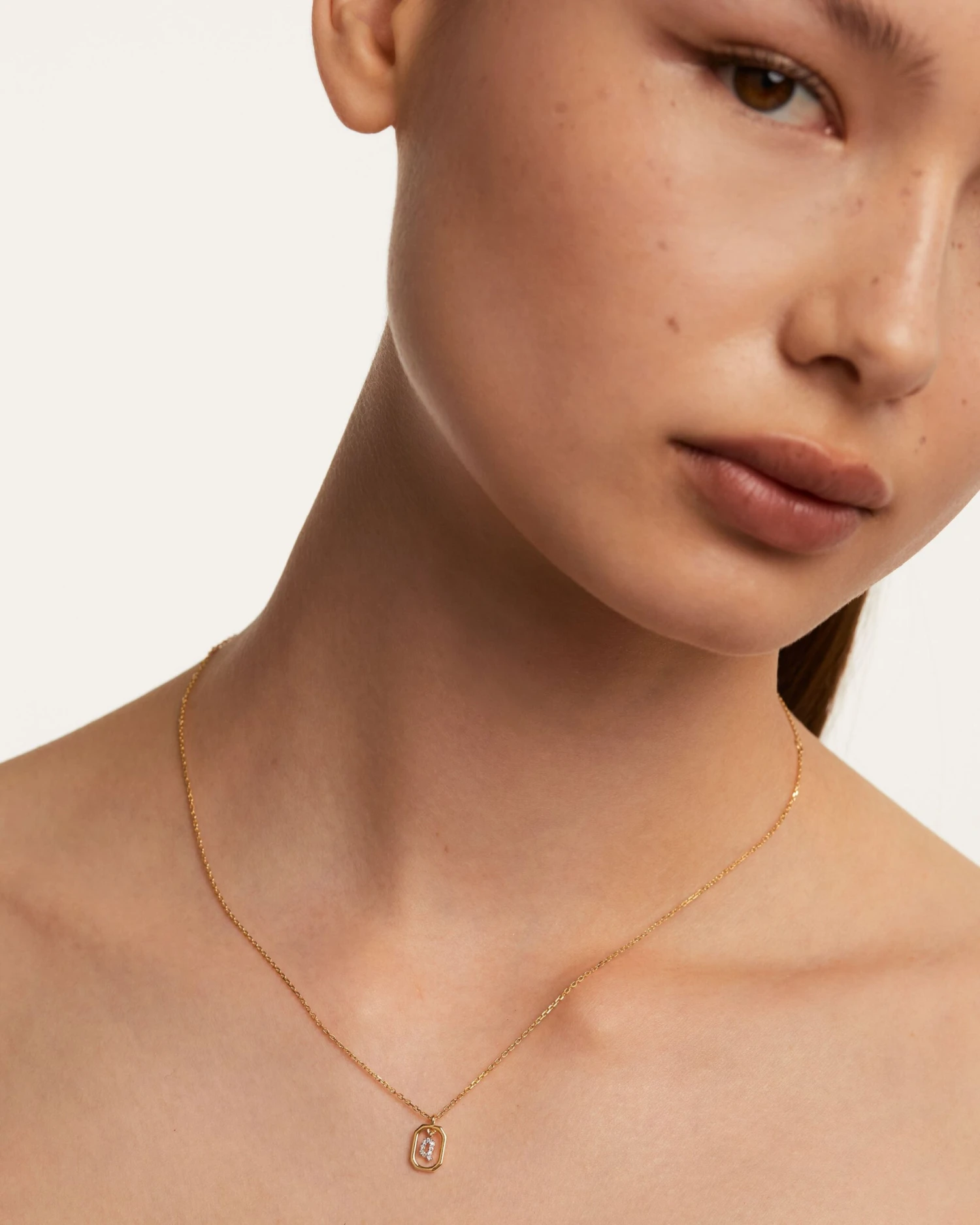 Mini Letter Q Necklace 2 Mini Letter Q Necklace - Image 2