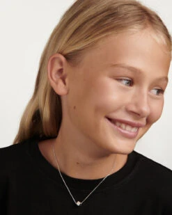 Bambina Silver Necklace -Fashion Accessories 2 CO02 236 U beauty1 f02e87cb b02b 447e b59e 6124f2e1d253