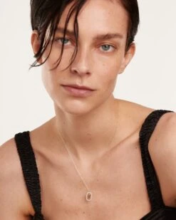 Diamonds And White Gold Letter R Necklace -Fashion Accessories 2 CO06 023 U 648f7494 c1f8 4d74 b2ed 3b3729622555