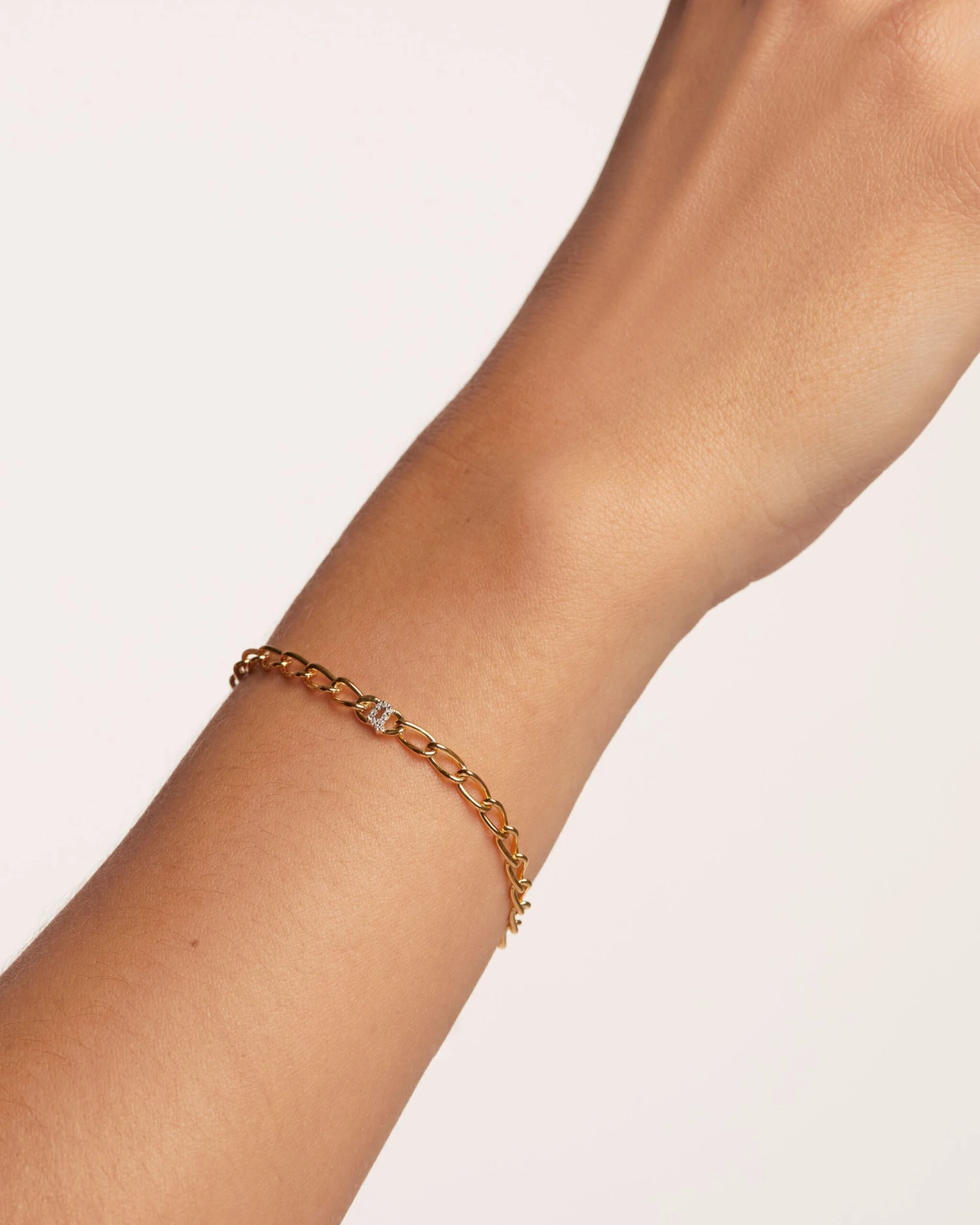 Letter Q Chain Bracelet 2 Letter Q Chain Bracelet - Image 2