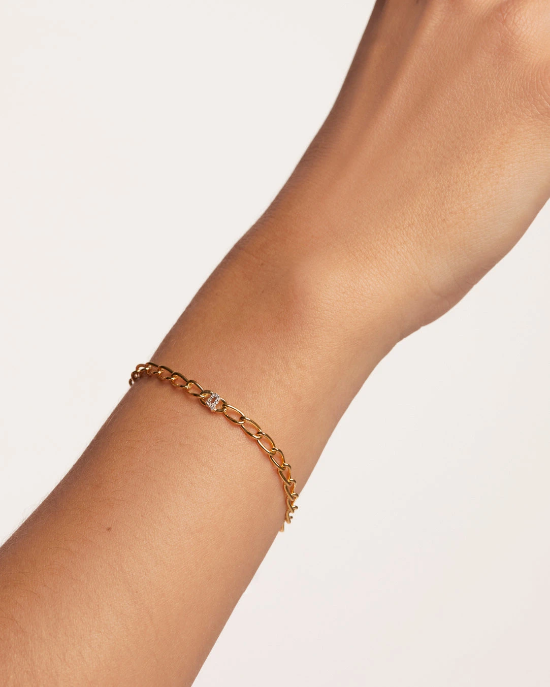 Letter Q Chain Bracelet 6 Letter Q Chain Bracelet - Image 6