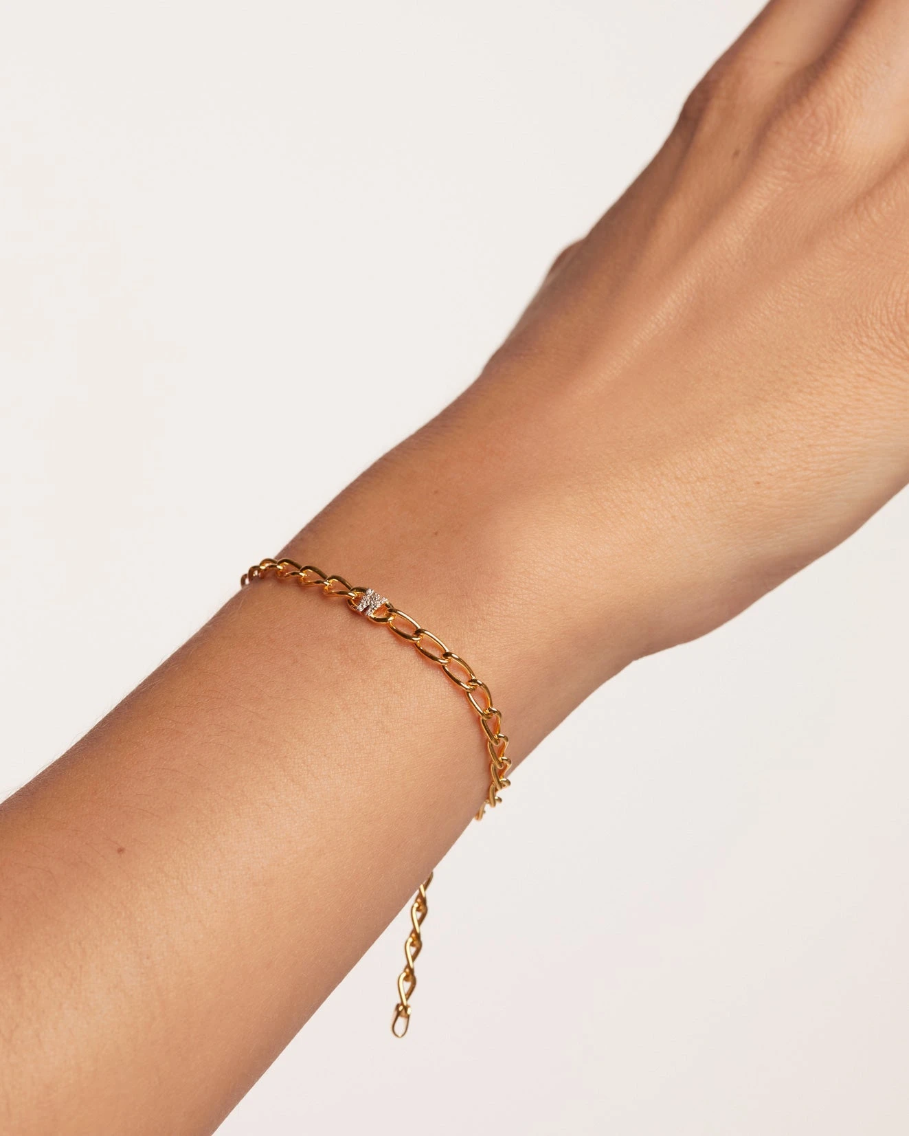 Letter W Chain Bracelet 6 Letter W Chain Bracelet - Image 6