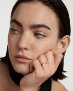 Diamond And Gold Ari Solitary Ring 10 Diamond And Gold Ari Solitary Ring -Fashion Accessories 3 AN05 B06 beauty1 scaled