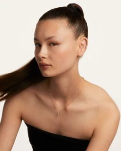 Mini Letter R Necklace -Fashion Accessories 3 CO01 529 U beauty3 scaled