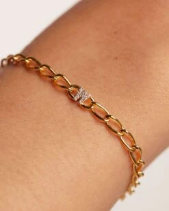 Letter W Chain Bracelet 9 Letter W Chain Bracelet -Fashion Accessories 3 PU01 560 U beauty2 scaled