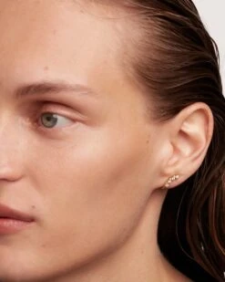 Motion Earrings -Fashion Accessories 4 AR01 474 U beauty2 b579fc01 5a02 4c5b 9f1f 04e9cd01e257 scaled