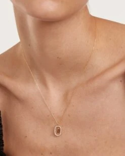 Diamonds And Gold Letter O Necklace -Fashion Accessories 4 CO05 020 U 2 scaled