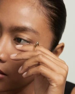 Gala Stamp Ring -Fashion Accessories 6 AN01 A52 beauty2 scaled