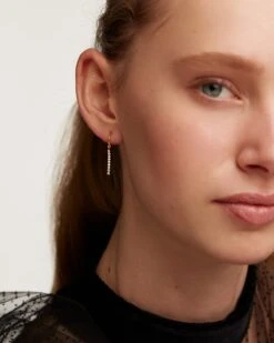 Naomi Earrings -Fashion Accessories AR01 121 U beauty1 935f8d2d ec3c 4c1f a6f5 dffc6f9add30