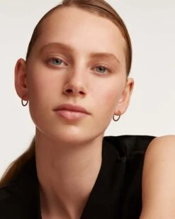 Black Medium Hoops -Fashion Accessories AR01 176 U 2 scaled