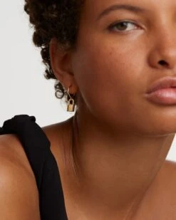 Bond Earrings -Fashion Accessories AR01 349 U grid2 eadfaef8 5eb2 467c b9bc 5143a84568b6