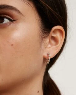 Pistil Silver Earrings -Fashion Accessories AR02 322 U grid2 31aad1f5 7e95 4af0 9b6c 663cbfd4721e