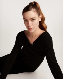 Letter E Necklace -Fashion Accessories CO01 264 U 2 scaled