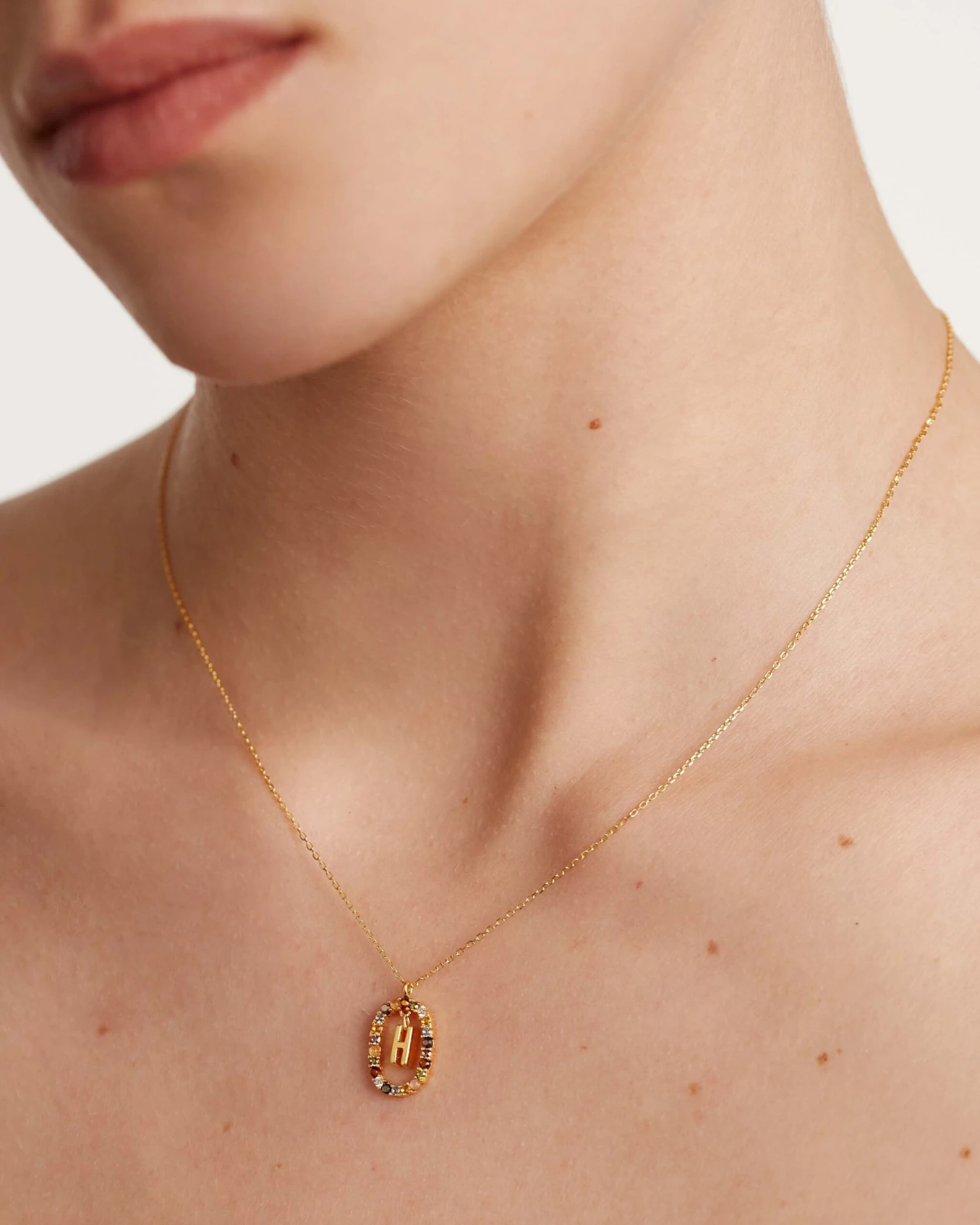 Letter H Necklace 4 Letter H Necklace - Image 4